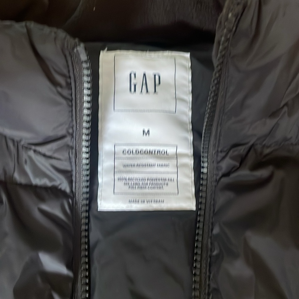 GAP Cold Control Puffer Vest - Picture 6 of 8